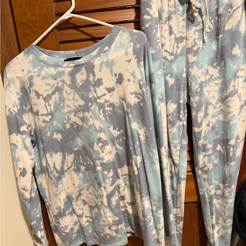 Vici Tie-Dye Lounge Top and joggers in sea foam green, gray‎ & White